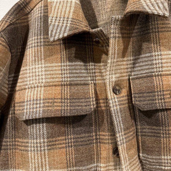 Banana Republic Heavy Flannel Shacket - Picture 4 of 8